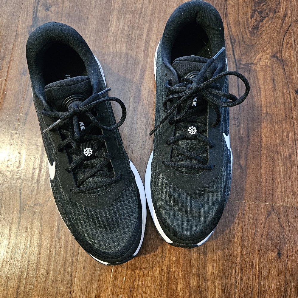 Men's Black Nike Running Shoes - Picture 3 of 6